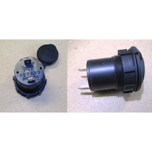 12 Volt Einbau-Normsteckdose groß